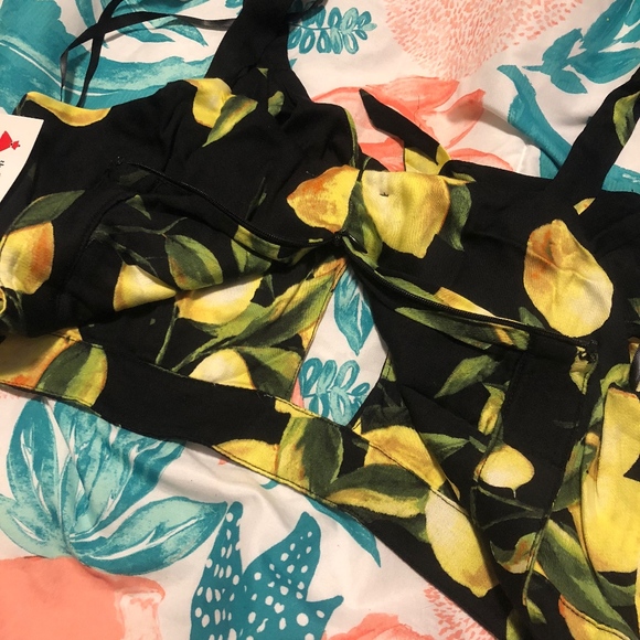 closing sale❌✨LAST 1 SIZE M! Black & Lemon 2 Piece - Picture 4 of 8